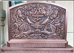 百鳥(niǎo)朝鳳銅浮雕