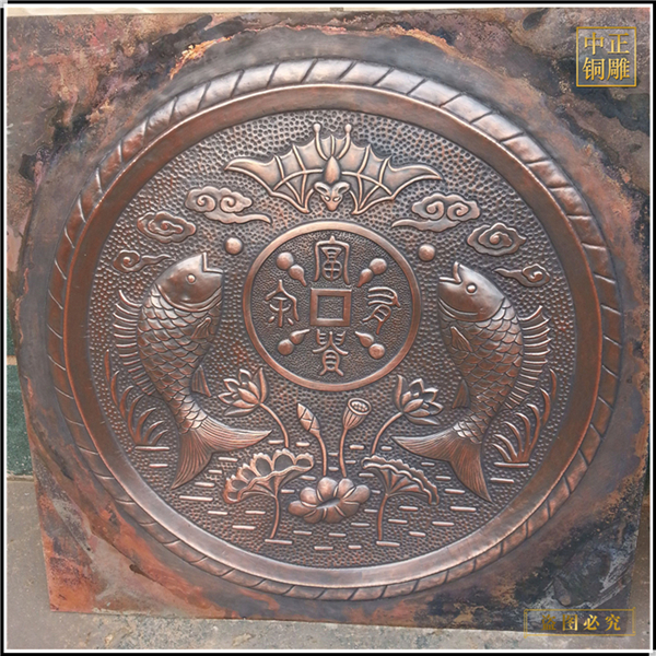 九鯉荷花鍛銅浮雕(圖1) 1-210Q9102423223.jpg